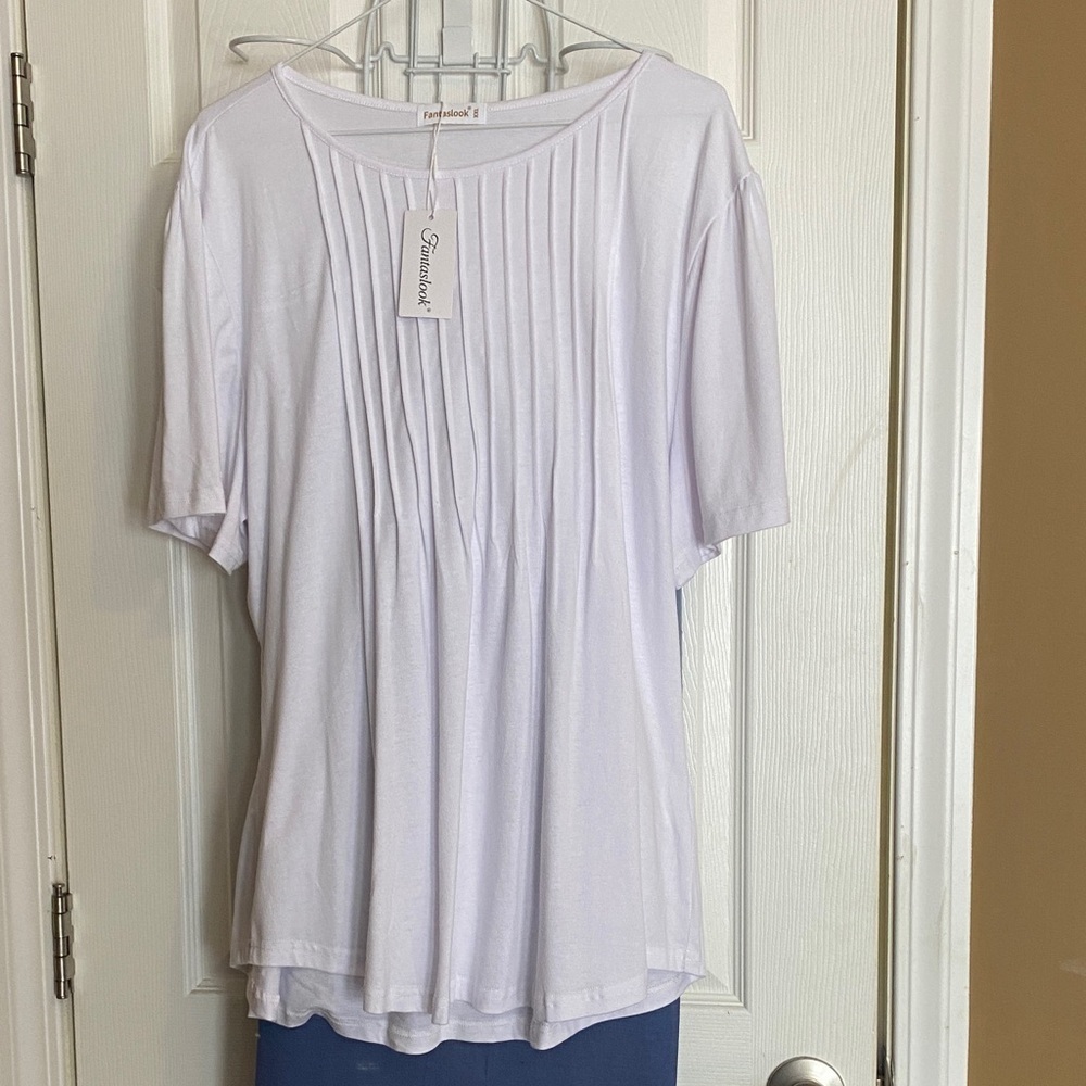 Fantaslook NWT Elegant White Pleated Blouse